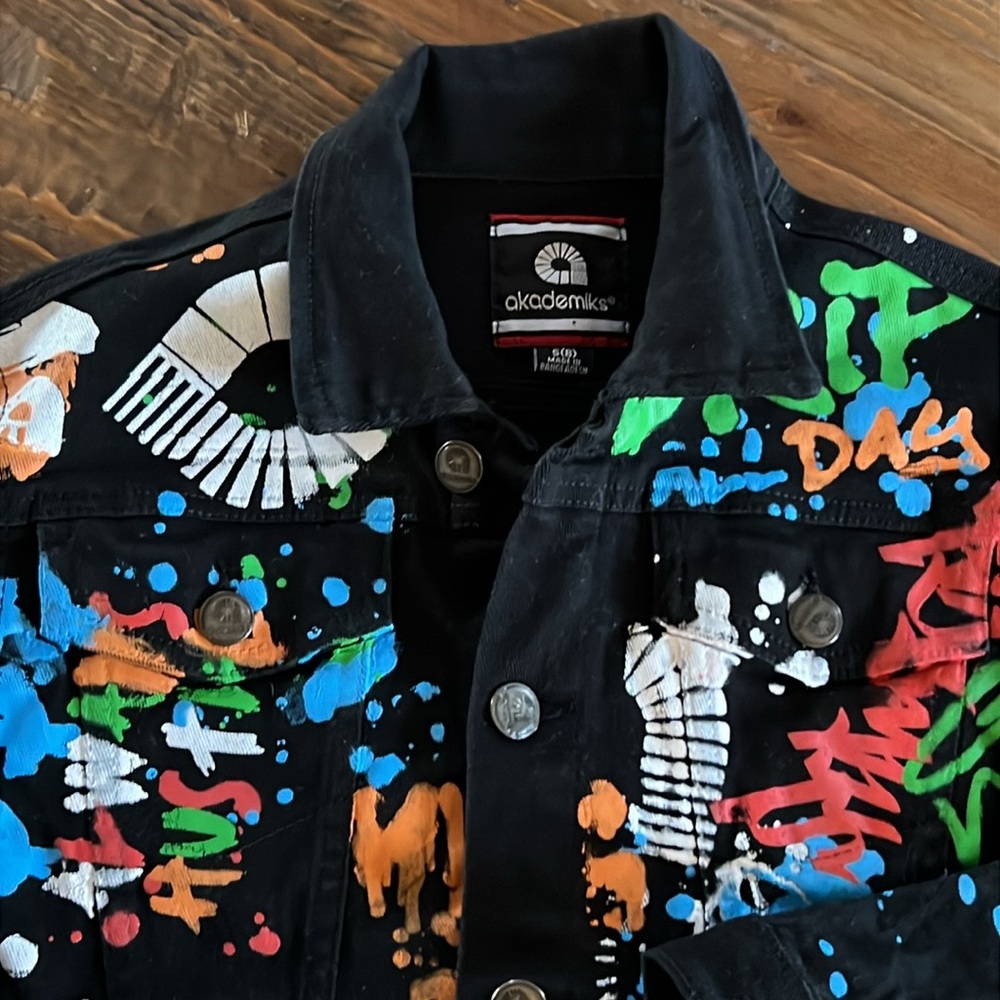 NWOT Akademiks Painted Graffiti Kids Black Jeans Jacket - Picture 3 of 6